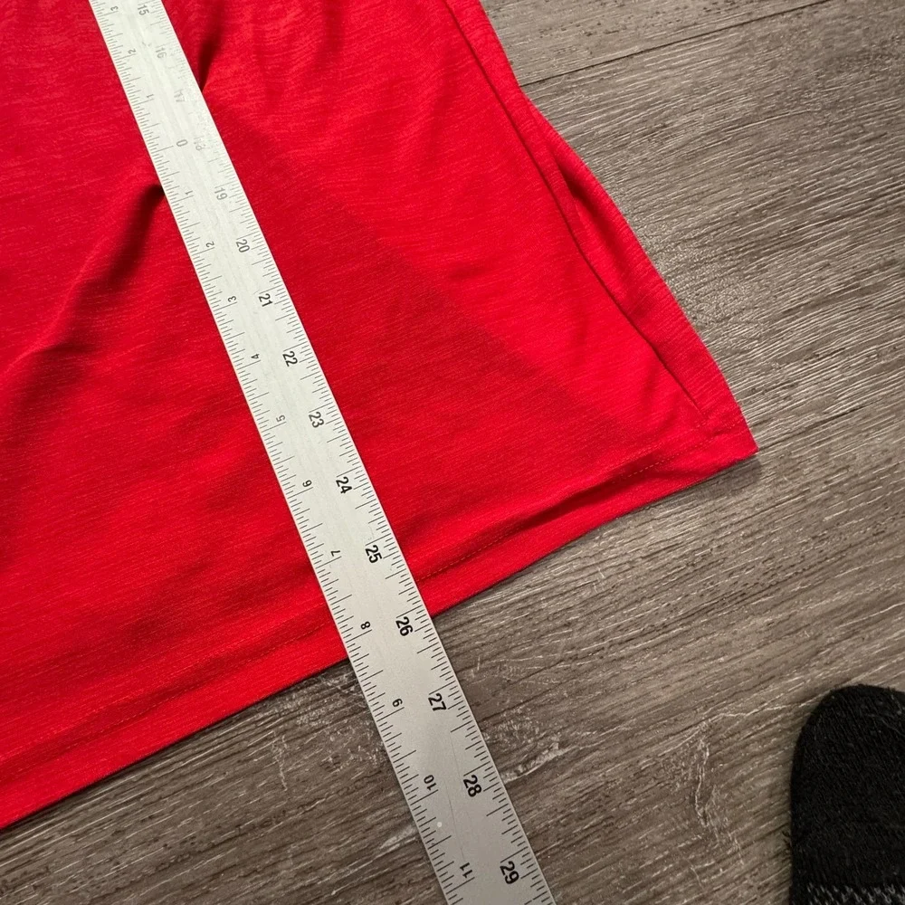 Nike Shirt Mens Medium‎ Red Swoosh Logo Running Performance Outdoor Tee Casual
